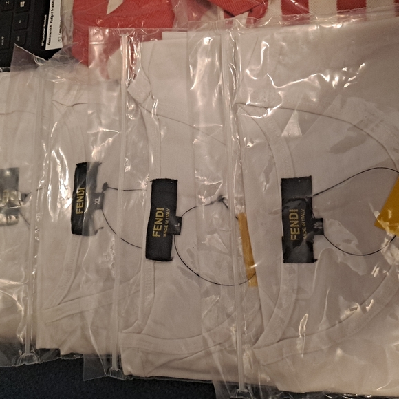 Clothes - Picture 4 of 6